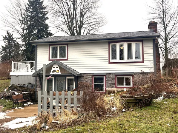 3728 E Clark Rd, Bath, MI 48808