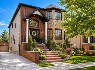 368 Brighton St, Staten Island, NY 10307
