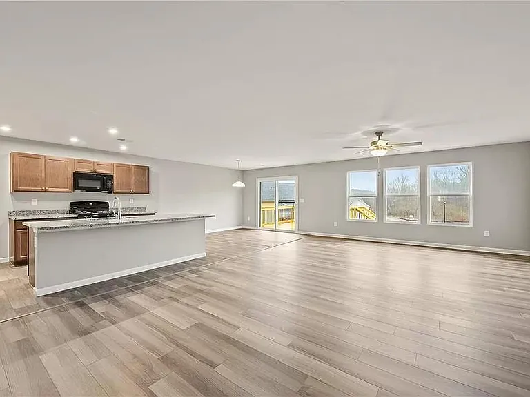 335 Port Way — Photo 4