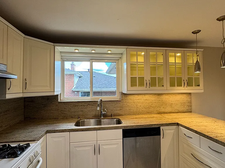 45 Sherwood Forest Dr — Photo 3