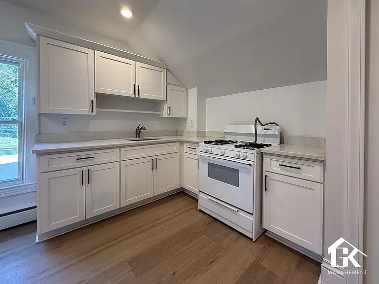 308 W Twelve Mile Rd — Photo 4