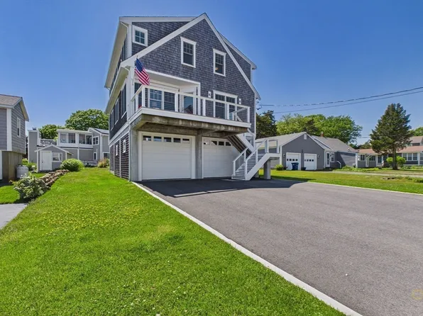 35 Shore Dr, Mattapoisett, MA 02739