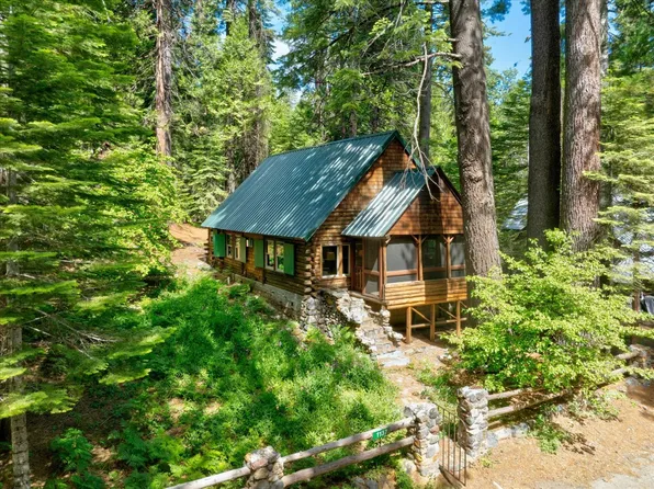 1137 Cedar St, Fish Camp, CA 93623