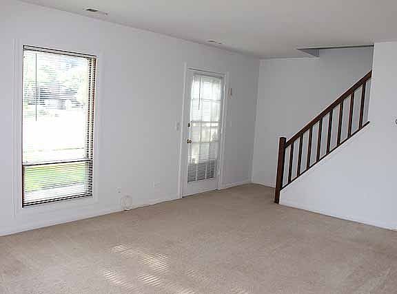 3rd image of 885 Wellington Ave #0
