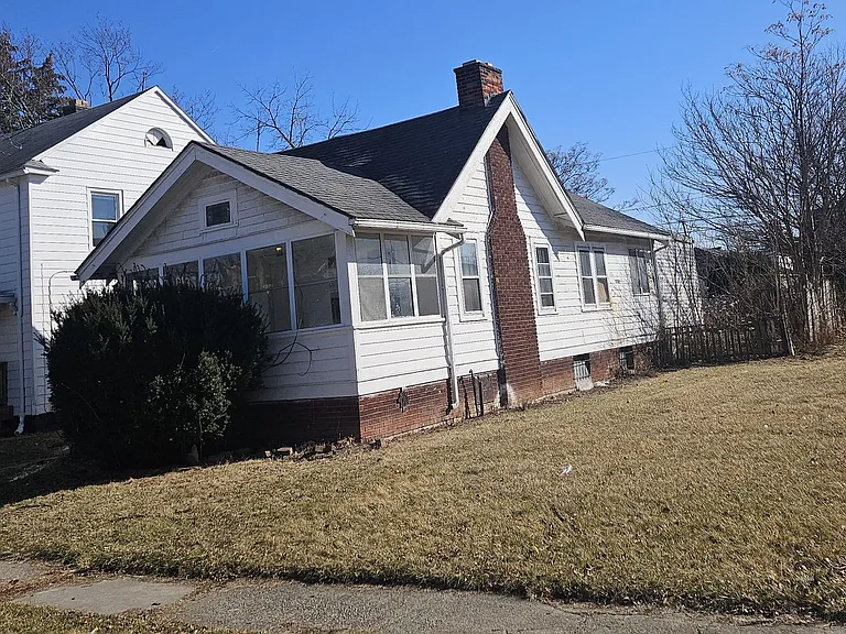 910 Woodward Ave — Photo 21