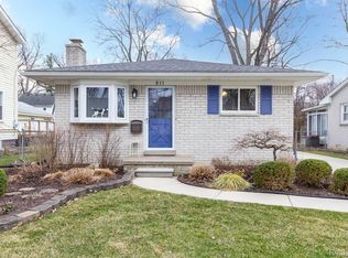 911 Mayfield Dr, Royal Oak, MI