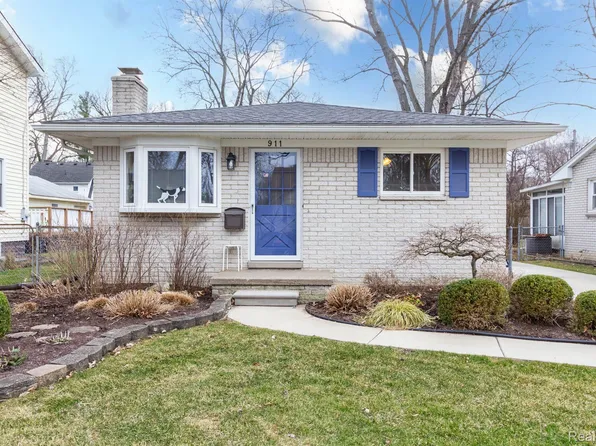 911 Mayfield Dr, Royal Oak, MI 48067