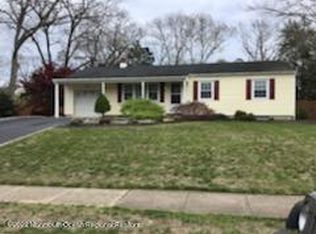 823 Bartlett Pl, Toms River, NJ 08753