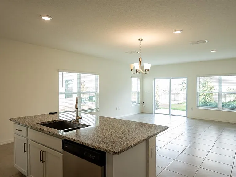 757 Stoney Point Cir — Photo 15