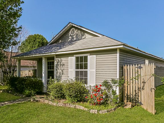 3rd image of 117 Village Dr