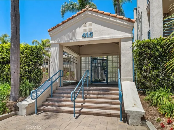 415 Townsquare Ln, Huntington Beach, CA 92648