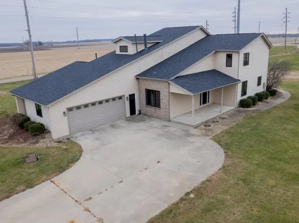 5031 Brittany Ln, Clinton, IL 61727