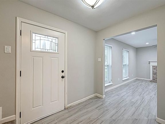 3rd image of 2511 Anthony Hay Ln