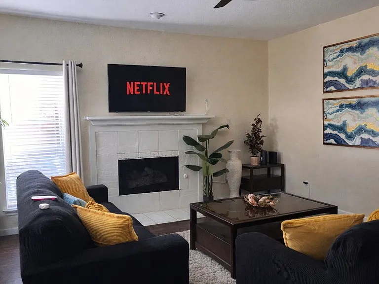4216 Juniper Ln — Photo 4