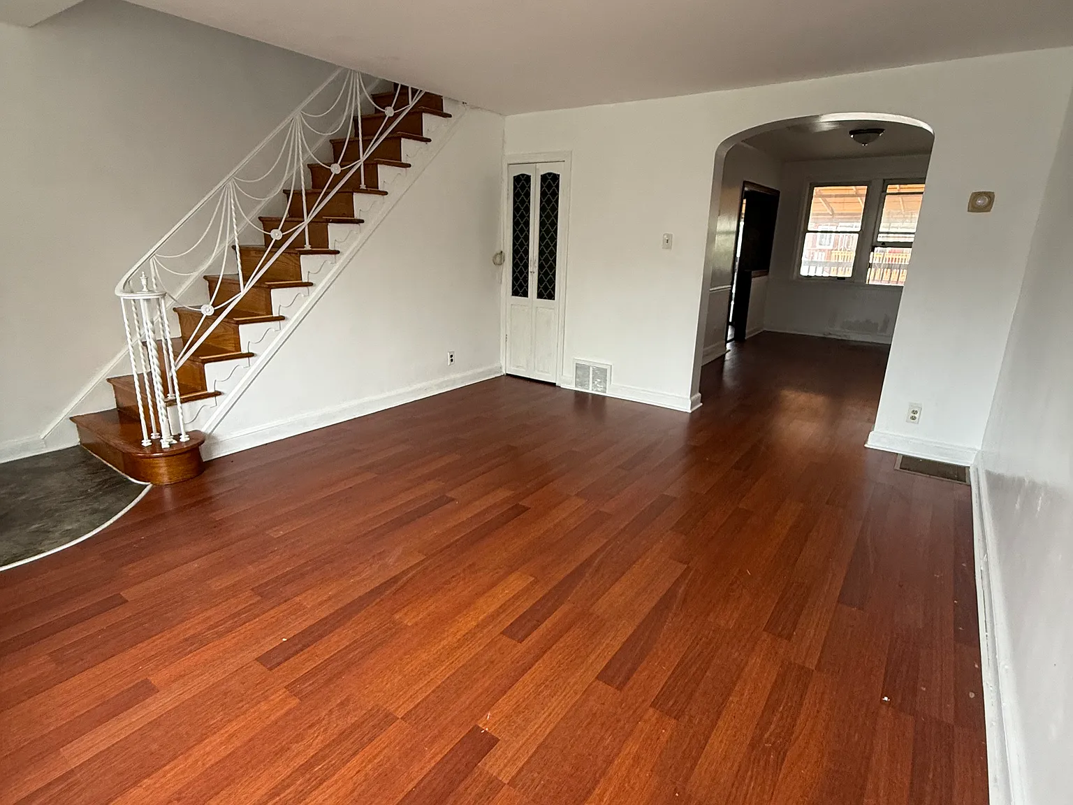 3 bed, 1.5 bath, 1258 sqft, $1,650 — Photo 2
