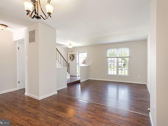 2nd image of 1834 Bramble Brook Ln