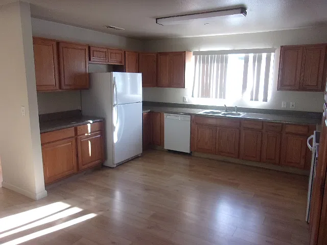 3 bed, $1,545 — Photo 1