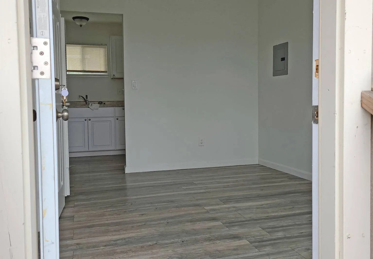 Studio, 1.0 bath, 300 sqft, $1,339 — Photo 3