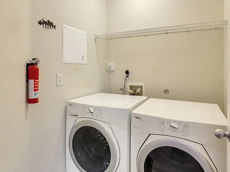 9817 N Clarendon Ave — Photo 19