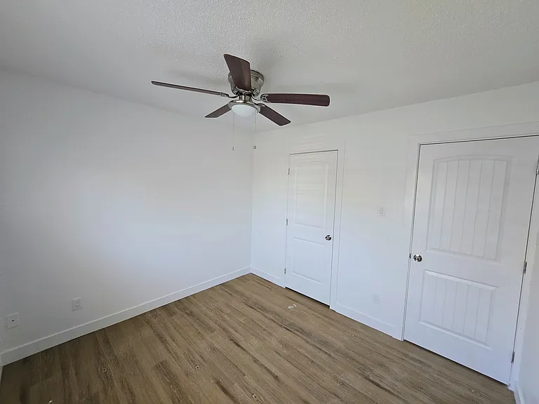 5623 W Myrtle Ave — Photo 13