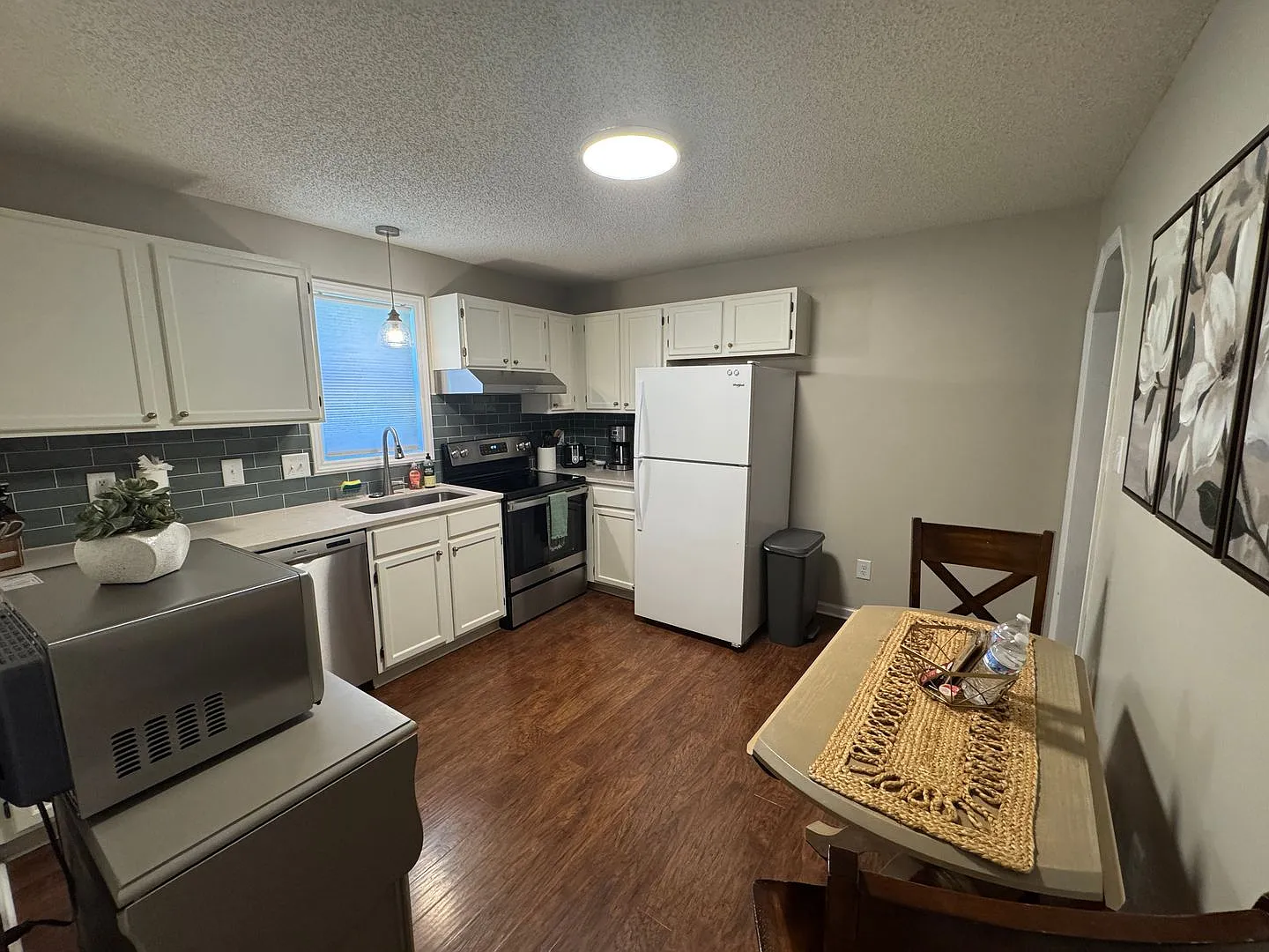 Available to Show - Move In Ready on October 1st — Photo 4