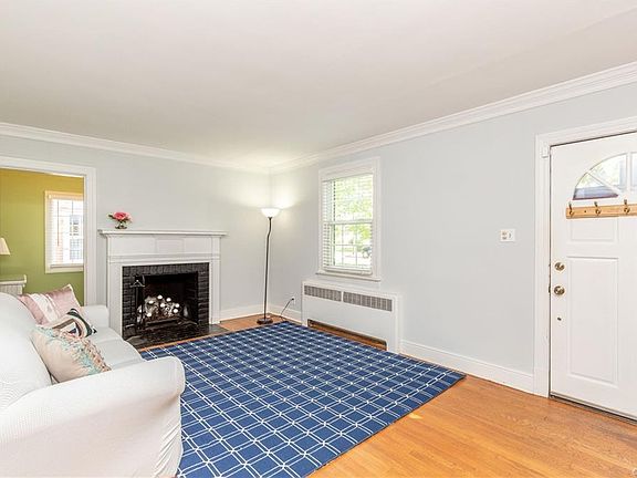 5th image of 4636 Kensington Ave
