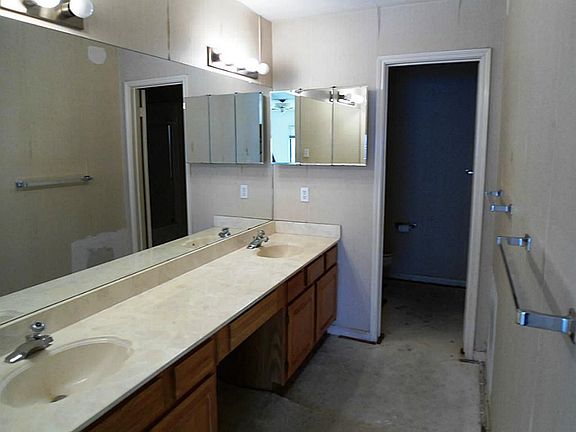 5th image of 12715 Ashford Hills Dr