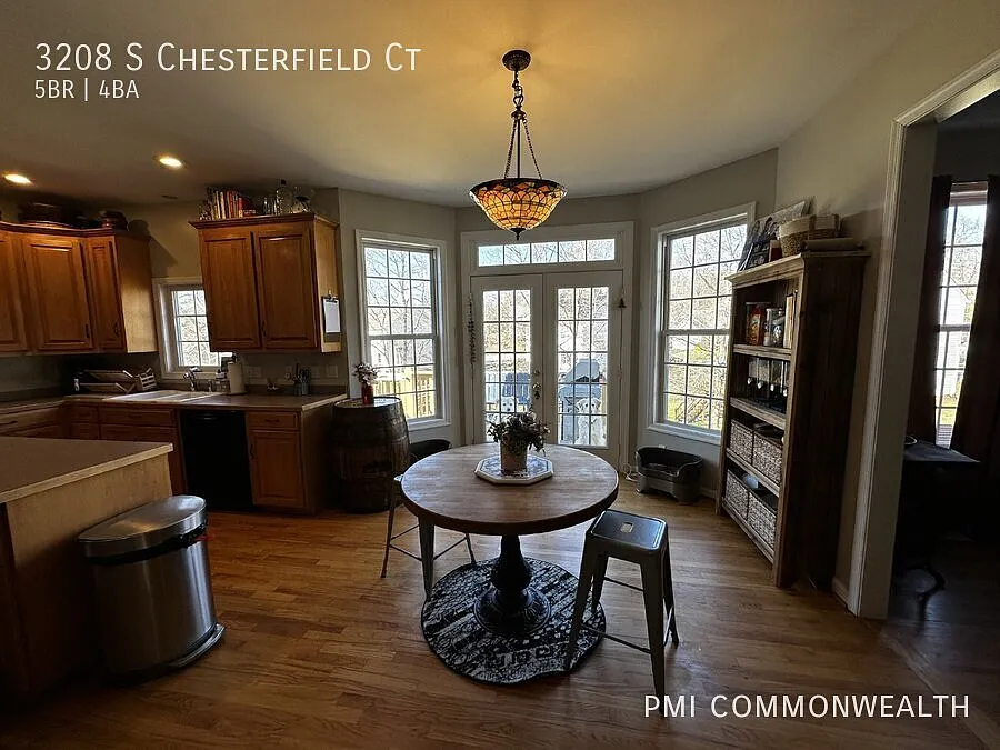 5 Bed / 4 Bath Single Family (Available 7/10/26) — Photo 4