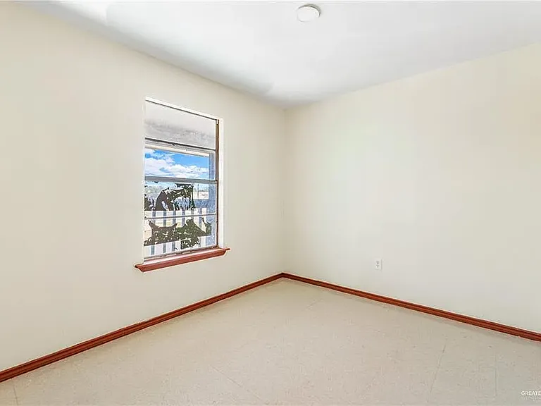 604 Villa Maria Blvd #6 — Photo 3