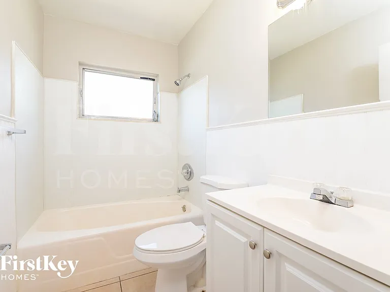 427 S Main St — Photo 13
