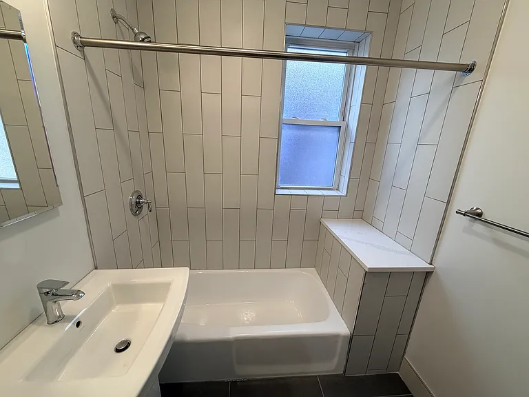 32 Park Vale Ave #5 — Photo 9