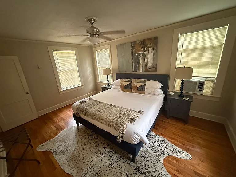 327 Cloverdale Rd #C — Photo 6