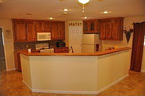 4th image of 5500 Fairview Dr