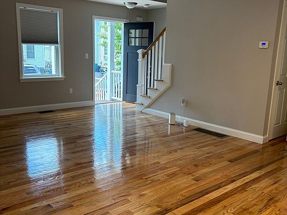 5th image of 36 Osgood St Unit 2
