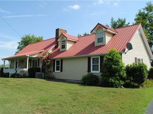 1085 Johnny Spears Rd, Westmoreland, TN 37186
