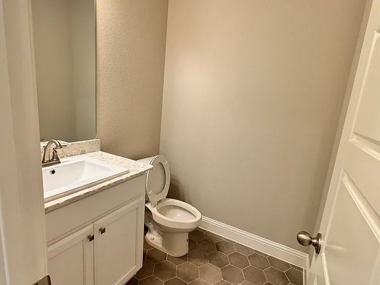 1091 Putnam Dr — Photo 9