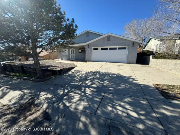 815 Saguaro St, Bloomfield, NM 87413