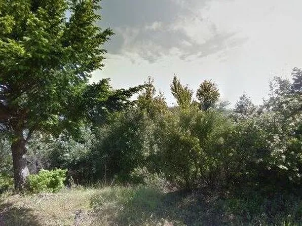 195 Pepperwood Dr, Whitethorn, CA 95589