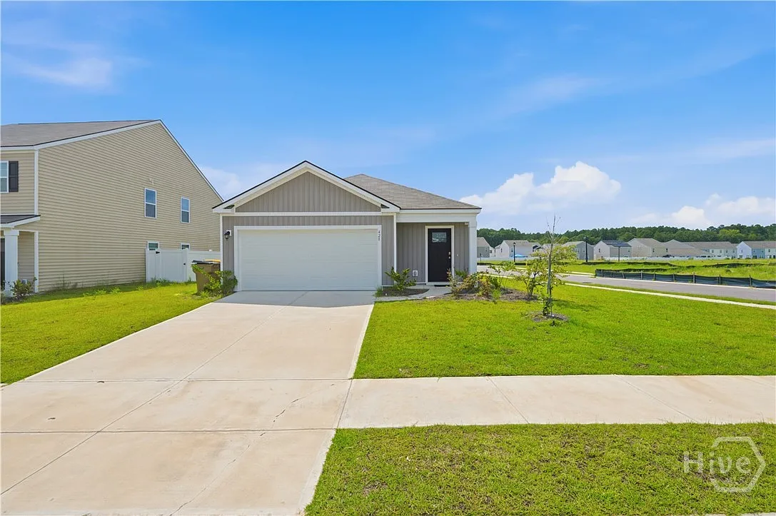 3 bed, 2.0 bath, 1257 sqft, $2,200 — Photo 2