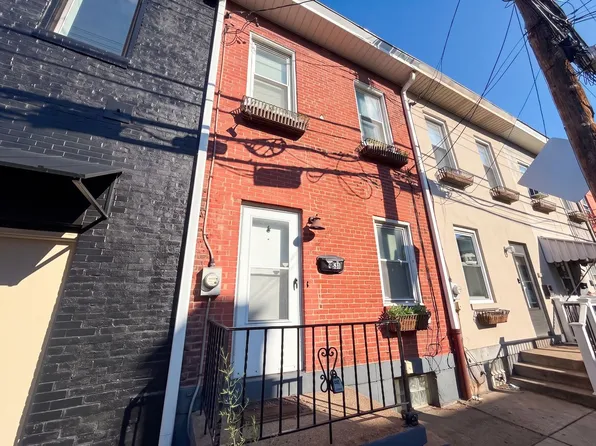 4403 Davison St, Pittsburgh, PA 15201