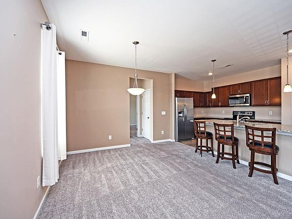 5th image of 2122 Hickory Park Cir