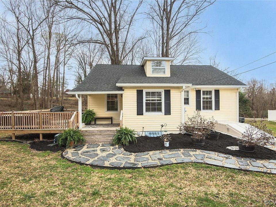 602 4th Ave Farmville VA Zillow