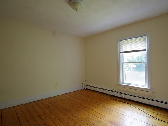 2nd image of 112 Hillcrest Dr #3