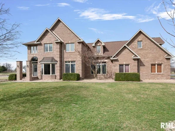 108 Lake Crest Point, Jacksonville, IL 62650