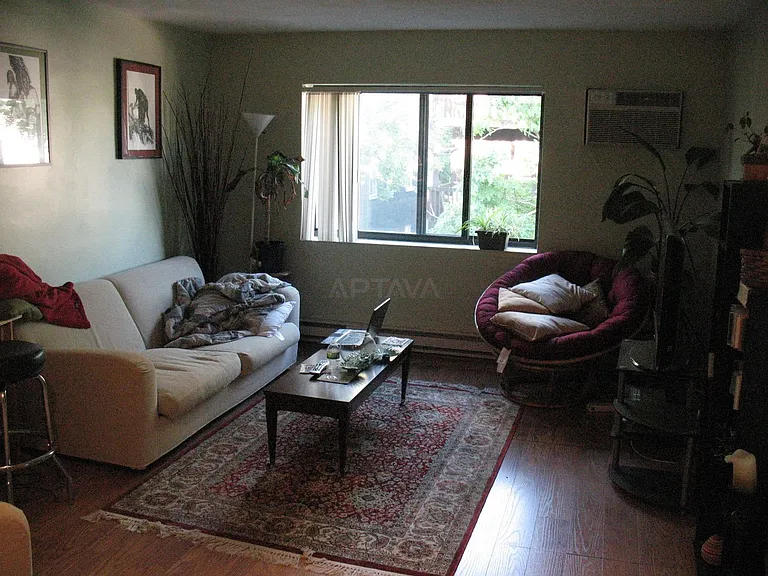10 Roberts St #34 — Photo 4