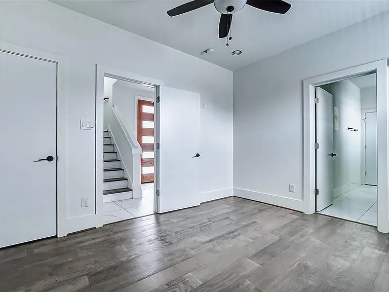 2407 Anita St #B — Photo 9