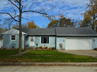 112 Renrose Ave, Loves Park, IL 61111