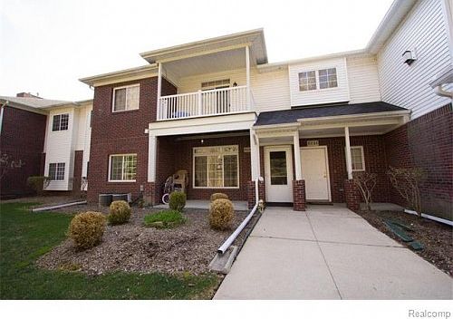 1st image of 5247 Twin Oaks Dr