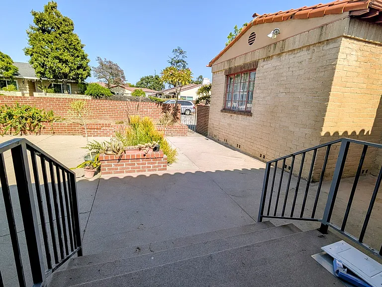 9103 Duarte Rd #B — Photo 14