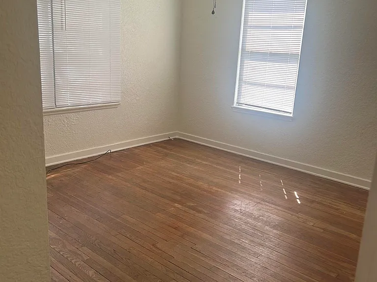 1240 Aberdeen Ave — Photo 9